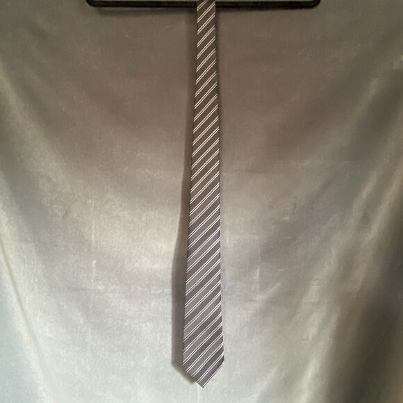 Black 100% Silk Maroon Blue & White Diagonal Stripes Jacquard Tie - Picture 3 of 9